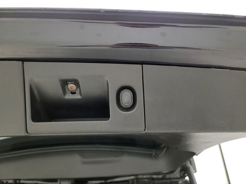 Used 2017 Chevrolet Tahoe LT image 2