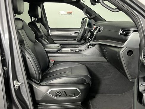 Used 2024 Jeep Wagoneer Series II w/ Flexible Seating Group image 34