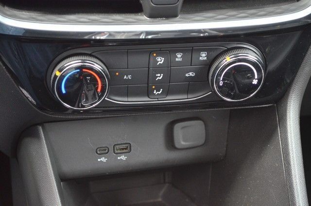 Used 2024 Buick Encore GX Sport Touring AWD/4WD image 30