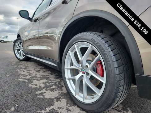 Used 2019 Alfa Romeo Stelvio Ti Lusso w/ Quick Order Package 22X Lusso image 15