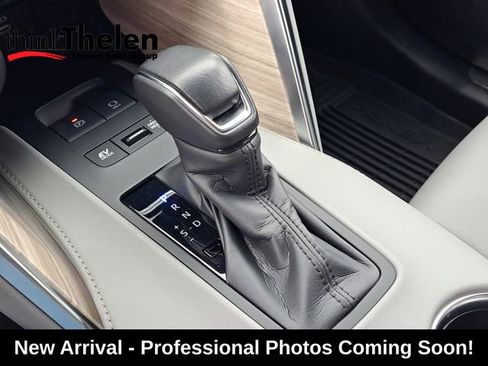 Used 2024 Toyota Venza XLE image 15