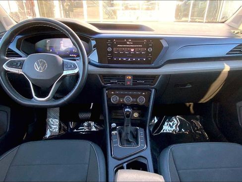 Used 2024 Volkswagen Taos SE image 14