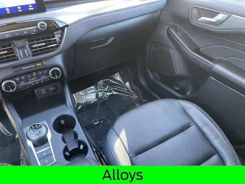 Used 2022 Ford Escape Titanium image 15