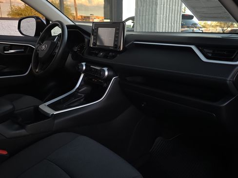 Used 2022 Toyota RAV4 XLE image 24