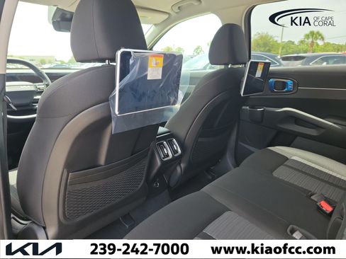 New 2026 Kia Sorento LX FWD image 12