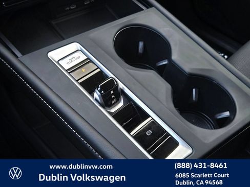 Used 2024 Volkswagen Atlas SE FWD image 17