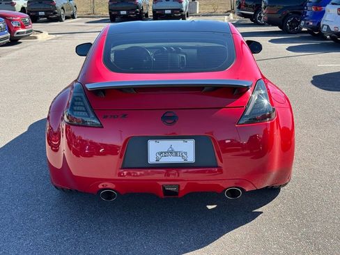 Used 2009 Nissan 370Z Touring w/ Aerodynamics Pkg image 9