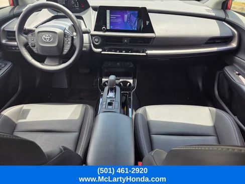 Used 2025 Toyota Prius XLE FWD image 12