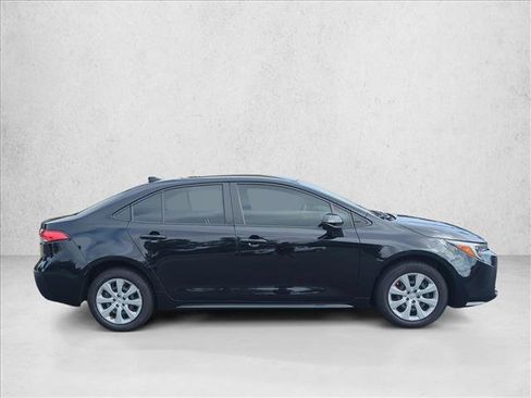 Used 2024 Toyota Corolla LE FWD image 4