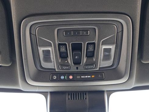 Used 2024 Chevrolet Silverado 1500 High Country w/ High Country Premium Package AWD/4WD image 40