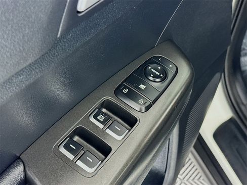 Used 2022 Kia Sportage LX image 17