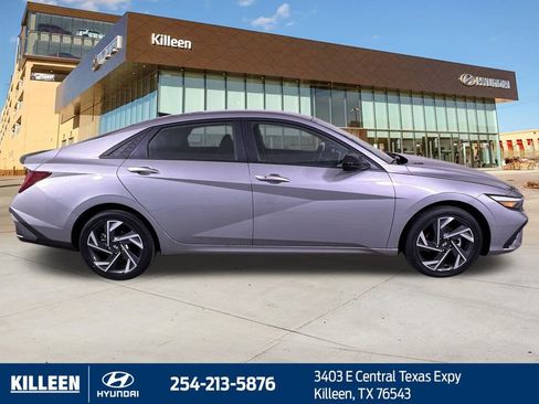 Used 2025 Hyundai Elantra SEL image 10
