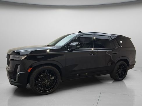 Used 2024 Cadillac Escalade Sport Platinum AWD/4WD image 2