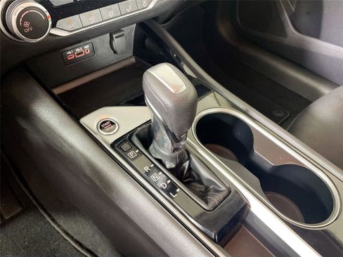 Used 2024 Nissan Altima 2.5 SV FWD image 15