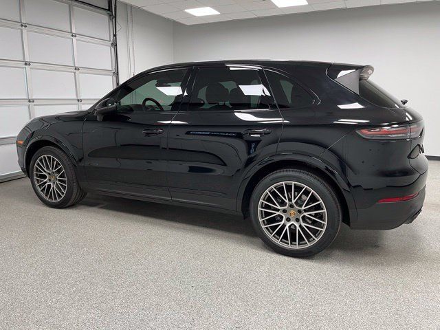 Used 2022 Porsche Cayenne Platinum Edition AWD/4WD image 7