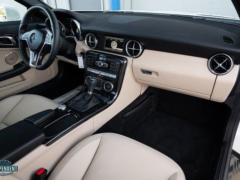 Used 2013 Mercedes-Benz SLK 250 image 11