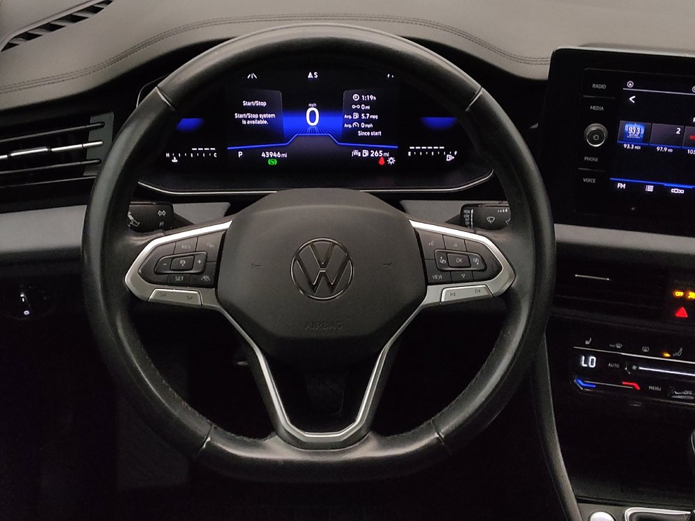Used 2025 Volkswagen Jetta SE FWD image 22