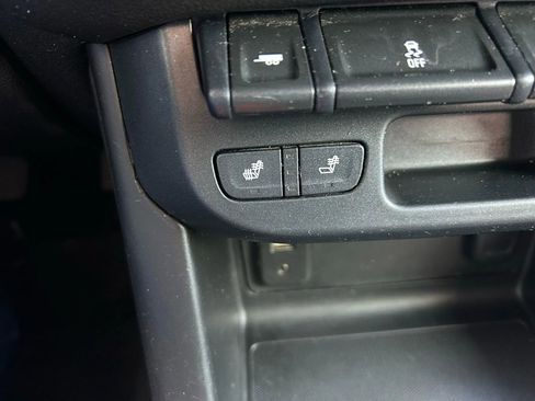 Used 2016 GMC Canyon SLE w/ All Terrain Adventure Package image 10