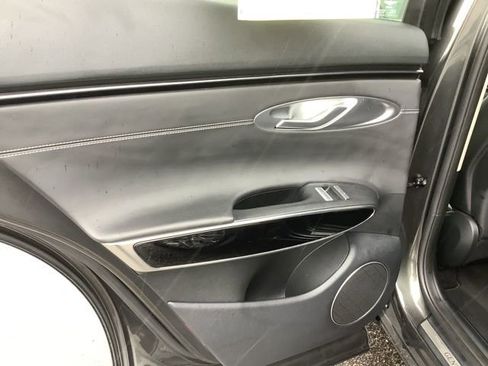 Used 2025 Genesis GV70 2.5T image 15