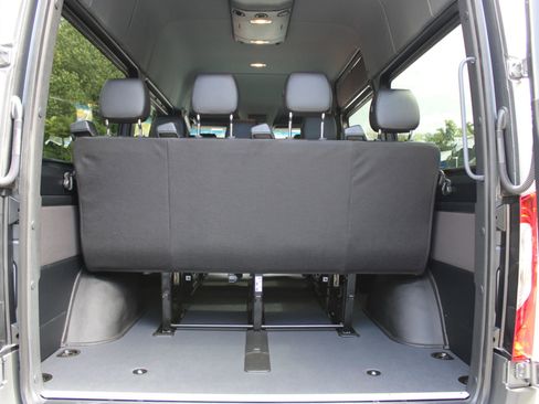 Used 2024 Mercedes-Benz Sprinter 2500 image 43