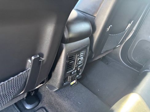 Used 2021 Jeep Grand Cherokee Limited RWD image 12