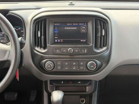 Used 2022 Chevrolet Colorado W/T RWD image 23