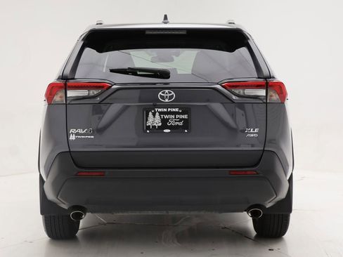 Used 2021 Toyota RAV4 XLE w/ Convenience Package image 7