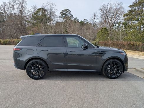 New 2026 Land Rover Range Rover Sport Dynamic SE image 4