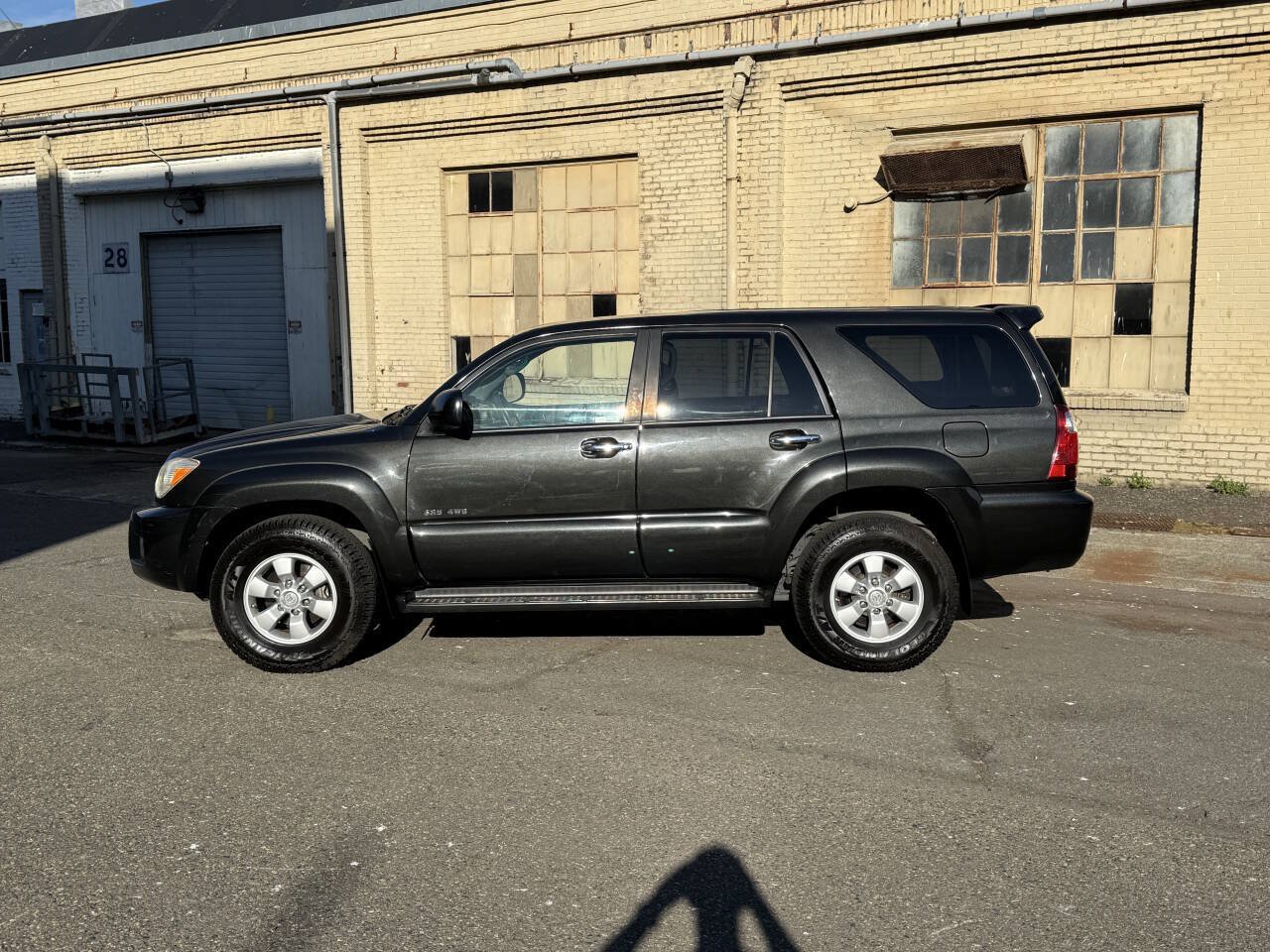 Used 2007 Toyota 4Runner SR5 AWD/4WD image 4