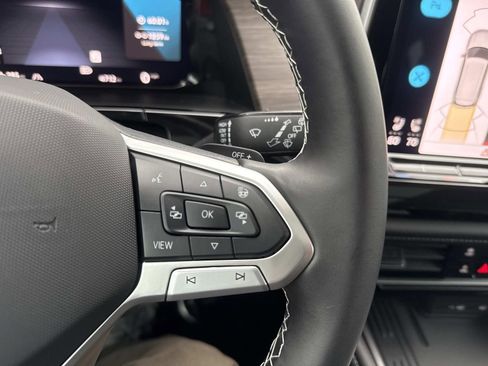 Certified 2025 Volkswagen Atlas SEL image 32