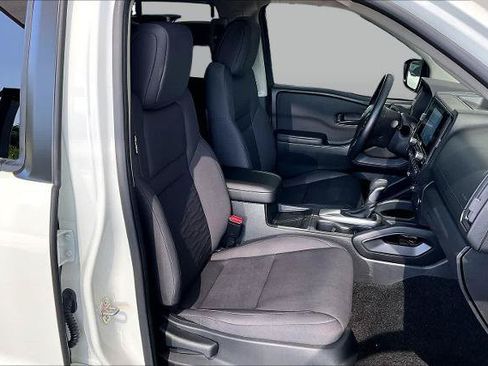 Certified 2025 Nissan Frontier S RWD image 9