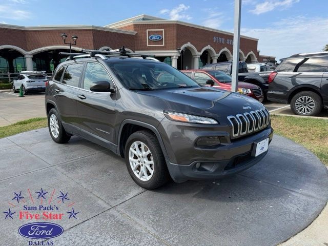 Used 2017 Jeep Cherokee Latitude w/ True North Edition AWD/4WD image 1