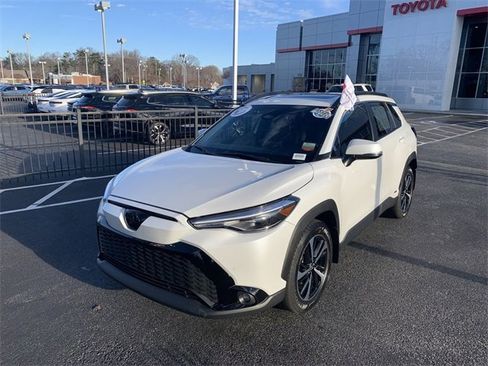Used 2023 Toyota Corolla Cross XSE image 1