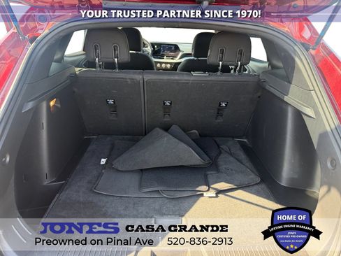 Used 2025 Chevrolet Trax RS w/ Sunroof Package FWD image 22