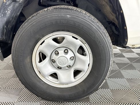 Used 2021 Toyota Tacoma SR RWD image 33