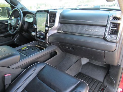 Used 2019 RAM 1500 Limited image 11