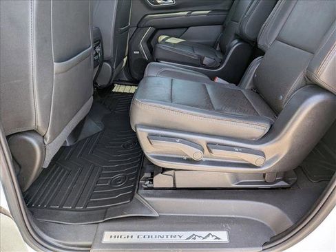 Used 2022 Chevrolet Suburban High Country RWD image 20