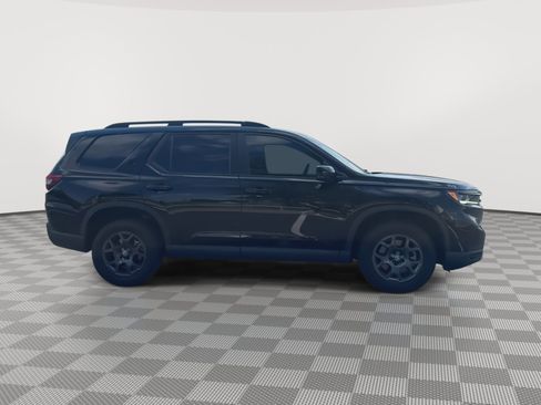 Used 2024 Honda Pilot TrailSport image 9