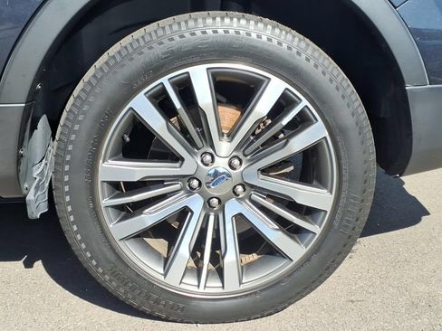 Used 2017 Ford Explorer Platinum AWD/4WD image 28