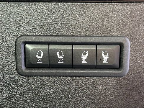 Used 2023 Jeep Wagoneer Series II AWD/4WD image 16