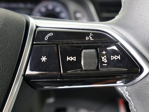 Used 2025 Audi A6 Premium Plus w/ Premium Plus Package image 32