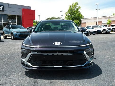 Used 2025 Hyundai Sonata SEL FWD image 2
