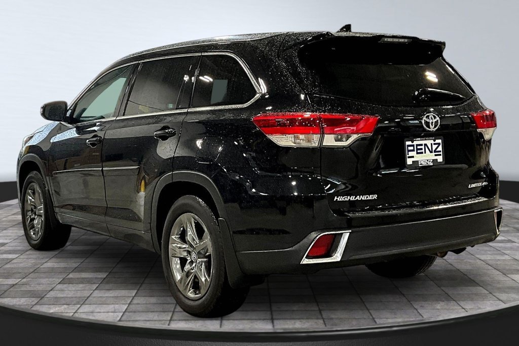 Used 2017 Toyota Highlander Limited Platinum AWD/4WD image 4