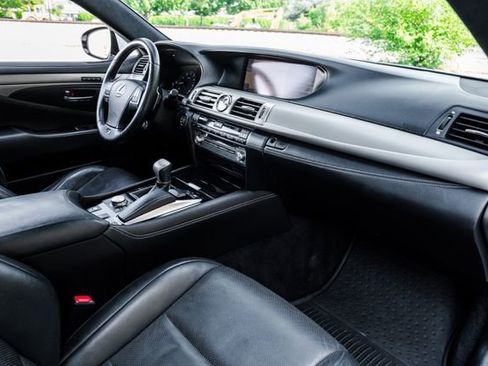 Used 2013 Lexus LS 460 w/ F-Sport Pkg RWD image 29