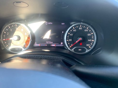 Used 2016 Jeep Renegade Limited image 7