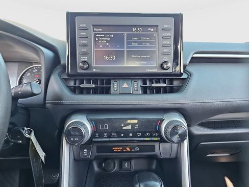 Used 2021 Toyota RAV4 LE w/ Carpet Mat Package (TMS) AWD/4WD image 14