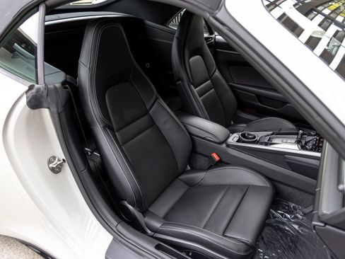 Certified 2022 Porsche 911 Carrera 4S AWD/4WD image 56