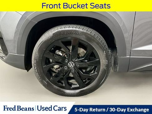 Used 2022 Volkswagen Taos SE w/ Panoramic Sunroof Package AWD/4WD image 36