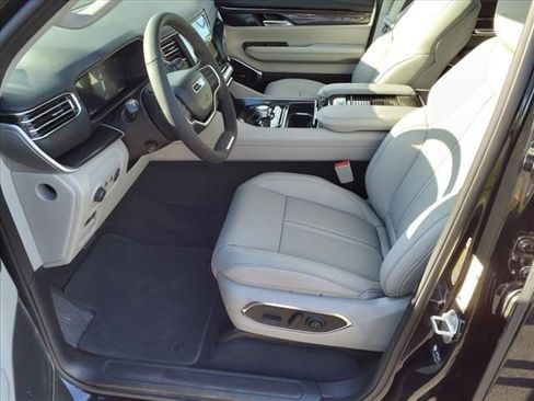 New 2024 Jeep Wagoneer 4WD w/ Premium Group I image 10