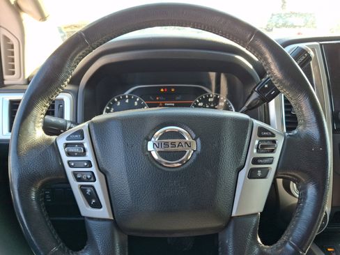 Used 2021 Nissan Titan SV w/ SV Convenience Package image 19